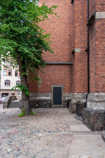 Gamla Sten Och Rött Tegel Kyrkan Detaljer Arkitekturen Element — Stockfoto