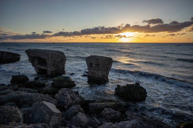 Eski savaş fort Ayrıntılar gün batımında, Liepaja, Letonya deniz kıyısında