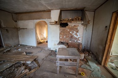 eski ahşap kırsal ev mimarisi detayları ve inşaat elemanları