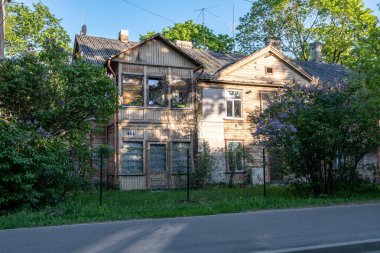 eski ahşap kırsal ev mimarisi detayları ve inşaat elemanları