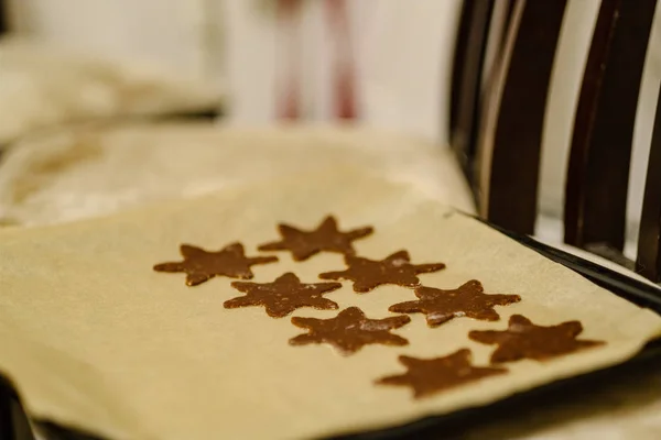 Herstellung Von Lebkuchen Traditionelle Weihnachtsplätzchen — Stockfoto