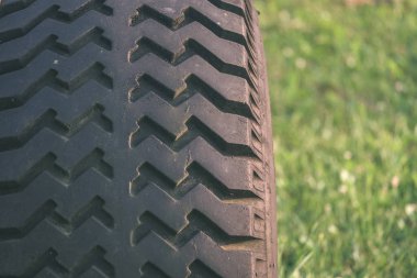 doku kauçuk lastik eski traktör