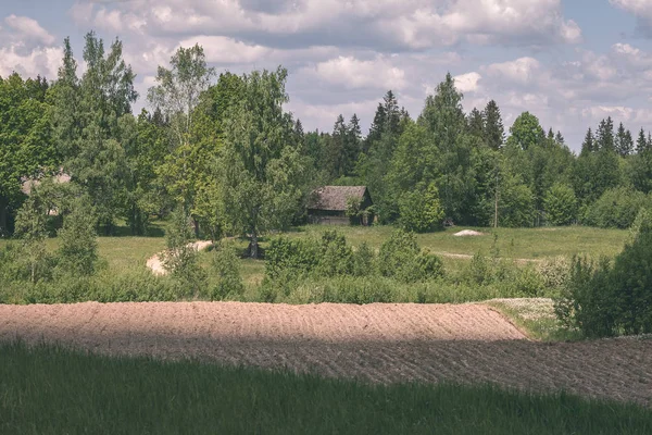 kırsal manzara kırsal ev zemin üzerine yaz