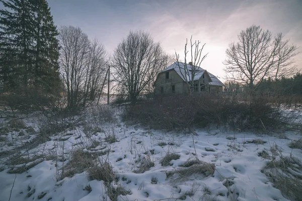 Gamla Övergivna Trä Landsbygden Hus Vintern — Stockfoto