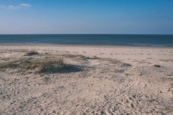 Порожній Морський Пляж Піщаними Дюнами Красивим Небом — стокове фото