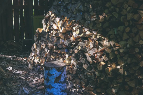 Cumulo Tronchi Legno Tagliati Campagna Bruciare Nel Camino — Foto Stock