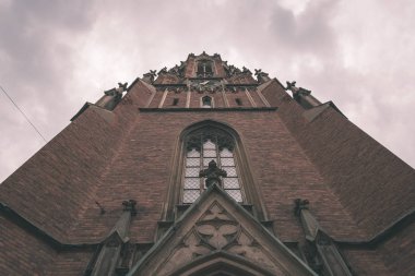 Dış tarihi kilisenin kırsalında, Letonya