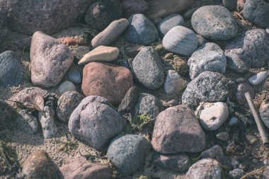 arka plan renkli çakıl plajı gün ışığında