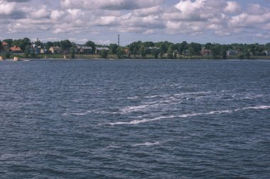 panoramik nehir Daugava yaz, Letonya