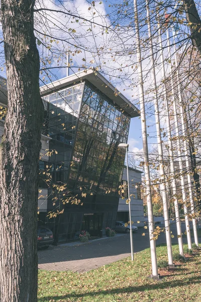 Edificio Moderno Cristal Ciudad Soleada — Foto de Stock