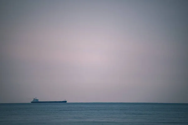 Красивый Спокойный Морской Пейзаж Ясным Небом Закате — стоковое фото