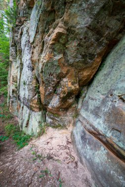 Gauja Nehri, Letonya yaz kumtaşı kayalıklardan yakınındaki