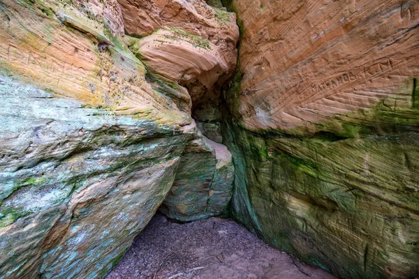 Textura Acantilados Arenisca Roja Cerca Del Río Gauja Letonia —  Fotos de Stock