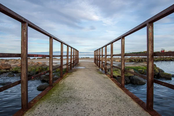 Old Rusty Metal Pier Calm Sea — Stock Photo, Image