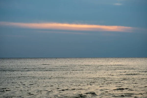 Красивий Морський Пейзаж Драматичне Небо Заході Сонця — стокове фото