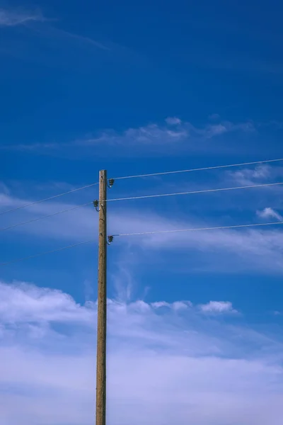 Electricity Line Poles Wires Blue Sky Backdrop — Stock Photo, Image