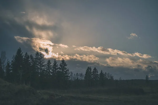 Живописный Вид Облачного Неба Над Природным Ландшафтом — стоковое фото