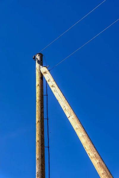 Electricity Line Poles Wires Blue Sky Backdrop — Stock Photo, Image