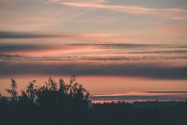 arka plan olarak güzel günbatımı manzaralı görünüm