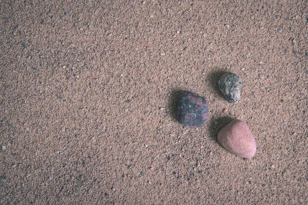 Вид Зверху Розслаблюючі Камені Лежать Піску — стокове фото