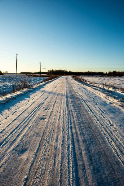 Nieve Cubierta Carretera Invierno Con Huellas Neumáticos — Foto de Stock