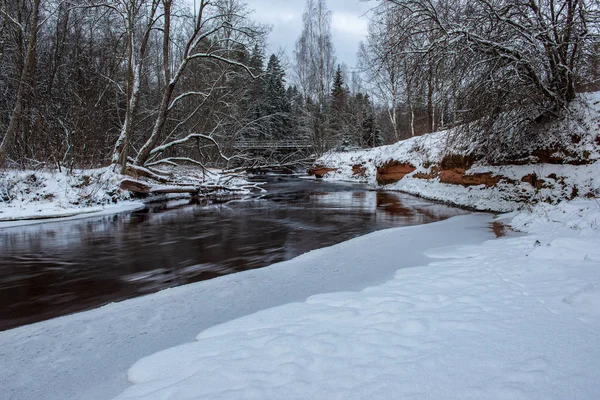 Παγωμένος Ποταμός Που Καλύπτονται Τον Πάγο Χειμώνα — Φωτογραφία Αρχείου