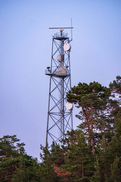 Haste Elétrica Contra Backgorund Céu Azul — Fotografia de Stock