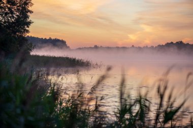 güzel renkli günbatımı manzaralı görünüm