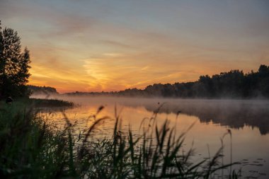 güzel renkli günbatımı manzaralı görünüm