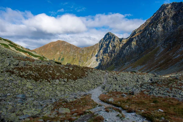 Βραχώδη Tatra Βουνό Τουριστικές Διαδρομές Πεζοπορίας Στη Σλοβακία — Φωτογραφία Αρχείου