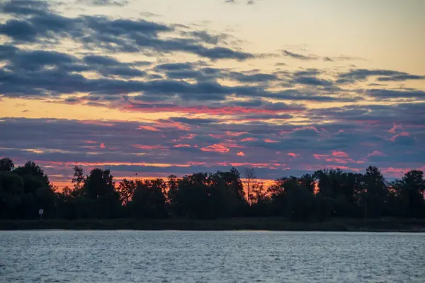 Vacker Utsikt Över Vackra Färgsprakande Solnedgång — Stockfoto