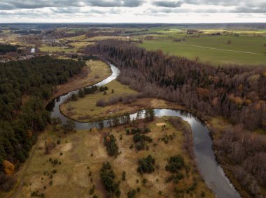 yılan nehir orman, Letonya ile kırsal bölgenin havadan görünümü