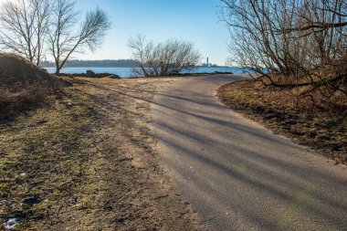 Kışın yol boş asfalt doğal görünümü