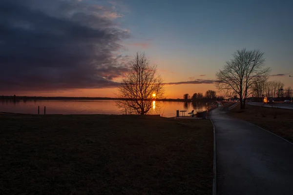 Vue Panoramique Sur Magnifique Coucher Soleil Rouge Sur Mer — Photo