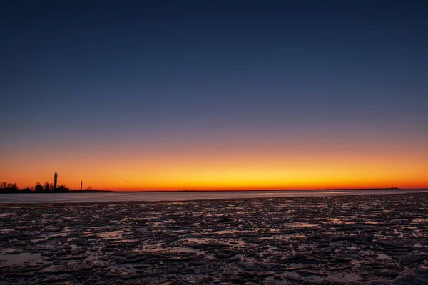 Vista Panorámica Puesta Sol Roja Sobre Mar Congelado —  Fotos de Stock