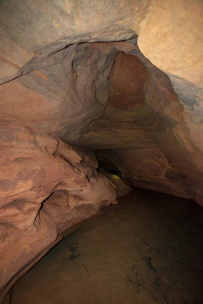 Grotte Grès Avec Écoulement Eau Souterraine — Photo