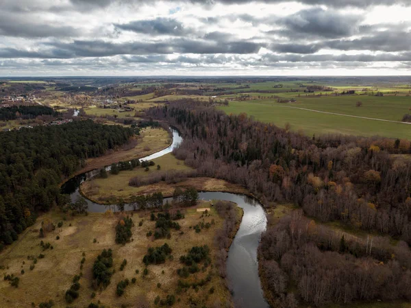 yılan nehir orman, Letonya ile kırsal bölgenin havadan görünümü