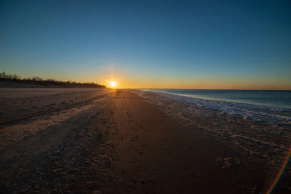 Vista Panorâmica Pôr Sol Vermelho Sobre Mar Congelado — Fotografia de Stock