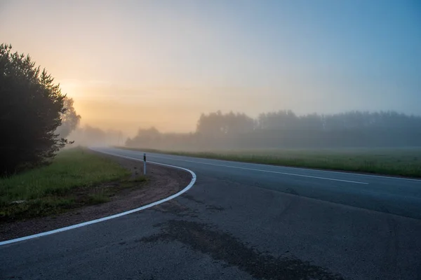 Empty Asphalt Road White Lines Painted Misty July Morning — Stock Photo, Image