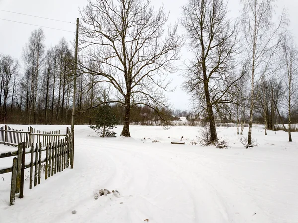 Hluboký Zasněžené Silnice Zimě Stopy Pneumatik — Stock fotografie