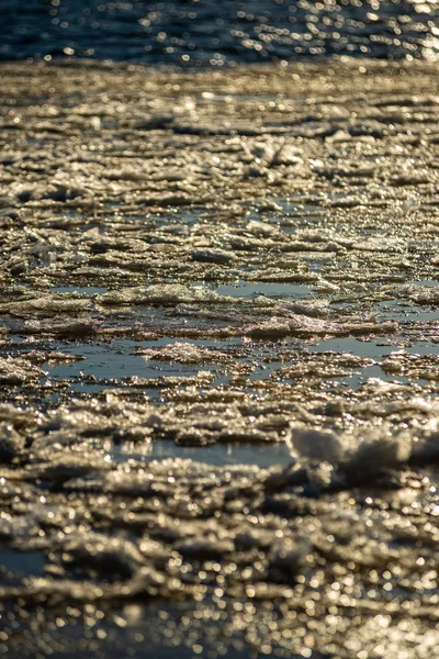모래와 겨울에서 흐린된 — 스톡 사진