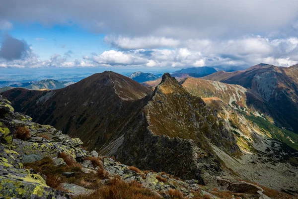 Picos Altos Montaña Eslovaca Tatra Fondo Del Cielo Azul Con — Foto de Stock