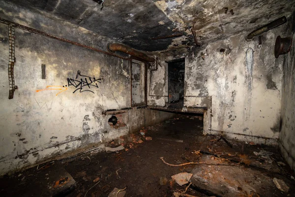 Couloirs abandonnés de la base de lancement de fusée post-soviétique à Latvia — Photo