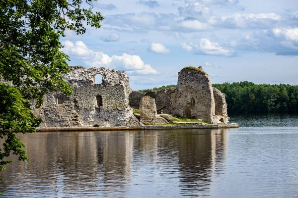 Детали старинного каменного замка — стоковое фото