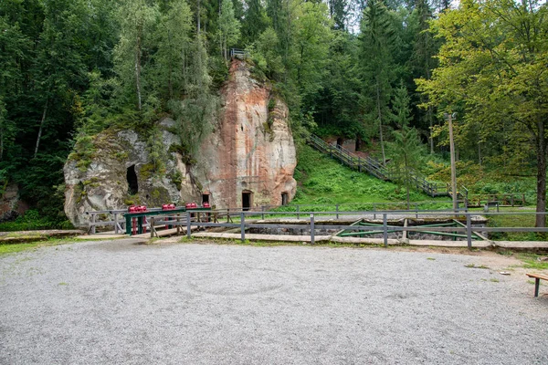 Ancien bâtiment en pierre détails château — Photo