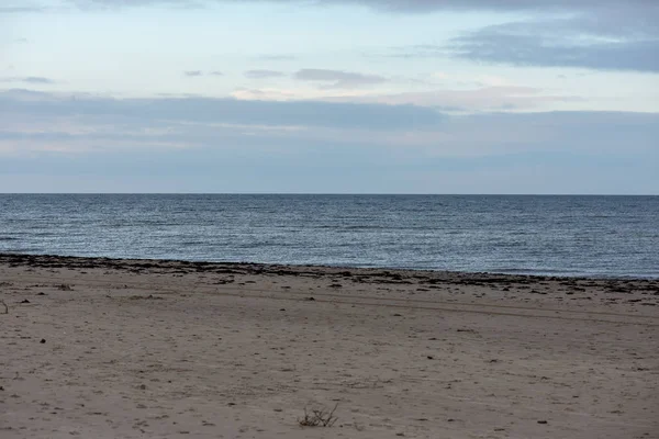 Üres homokos strand, tenger mellett — Stock Fotó