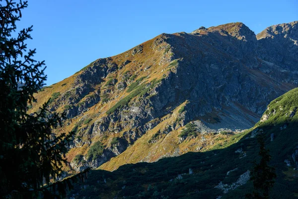 Tatra Rosky Mountain Peaks Tourist Hiking Trails Sunny Summer Day — Stock Photo, Image