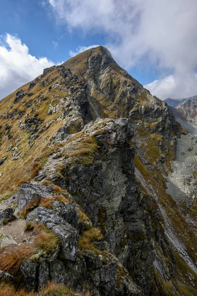 Picos Montaña Rosky Tatra Con Rutas Senderismo Turístico Soleado Día — Foto de Stock