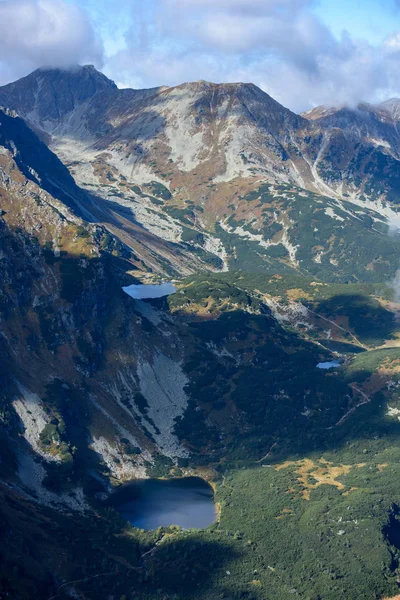Tatra Rosky Berg Pieken Met Toeristische Wandelroutes Zonnige Zomerdag Slowakije — Stockfoto