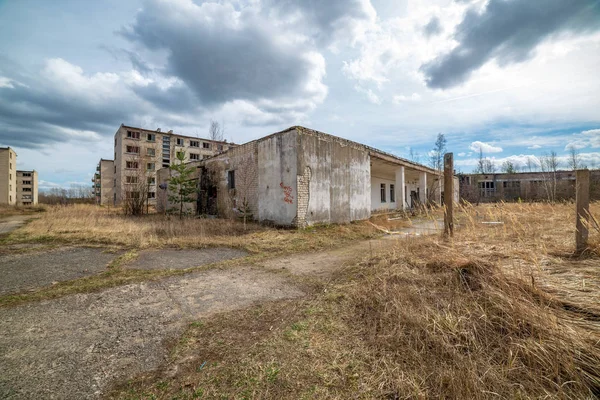 Şehir Skrunda Letonya terk edilmiş askeri binalar